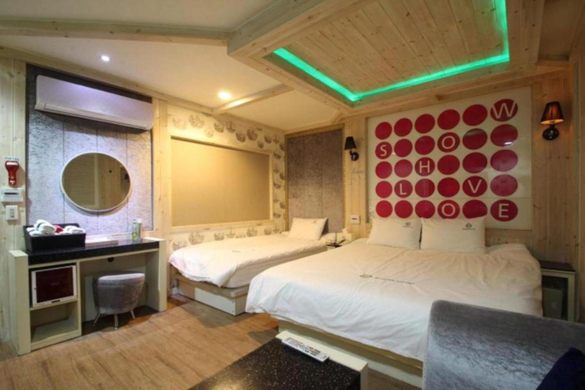 Show Hotel Haeundae Puszan Kültér fotó